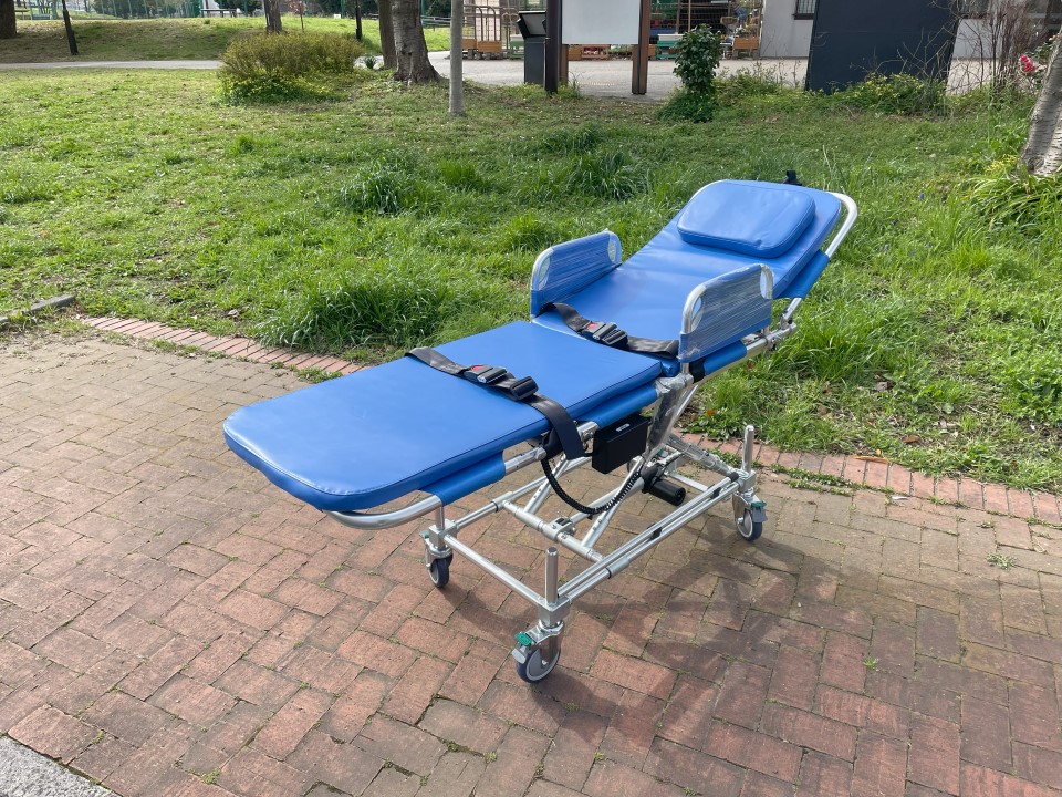 介護タクシー 台東区 いさみや ストレッチャー